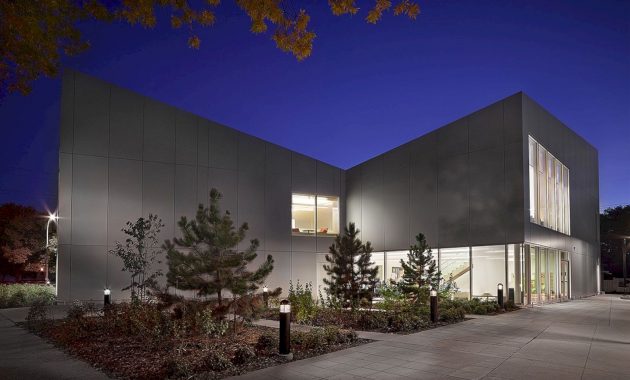 Highlands Branch Library: A New Open and Accessible Creative Center in ...