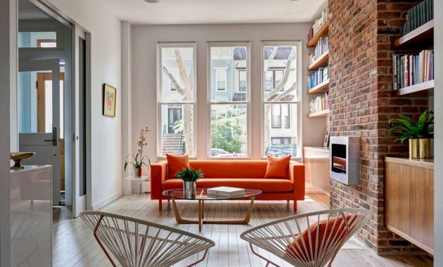 East Williamsburg Rowhouse: A Wood Frame Row House in East Williamsburg