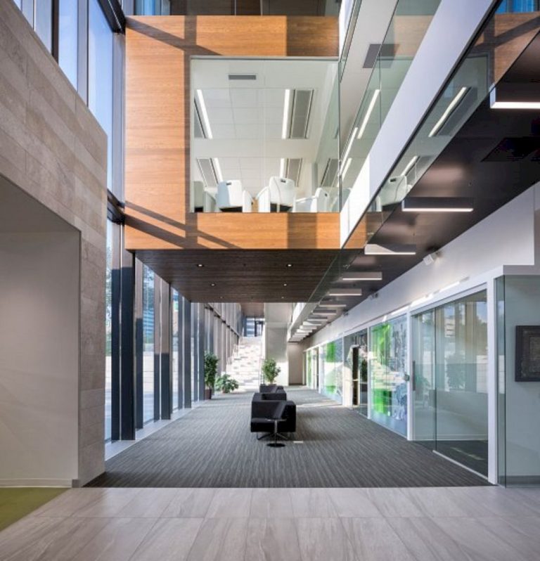 Desjardins Group Headquarters: An Architectural Approach Combining ...