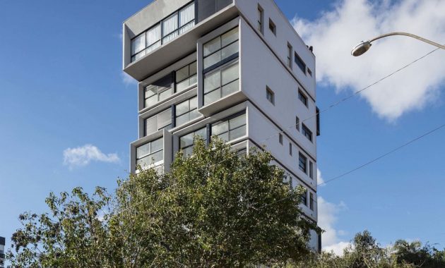 Fernando Abbott 866: A High-Rise Residential Building in Porto Alegre