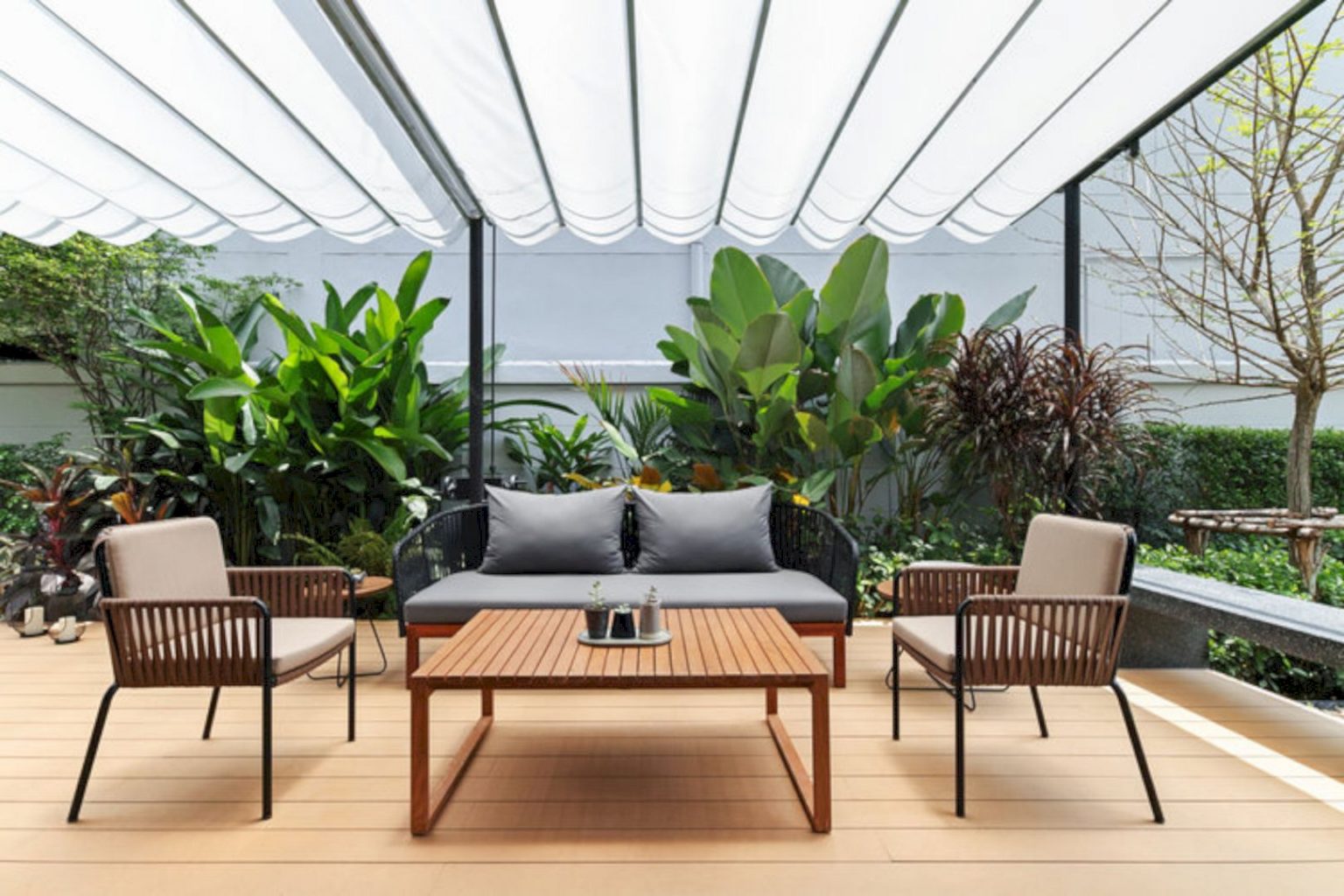 10 Eco-Friendly Living Room Designs with Lots of Greenery