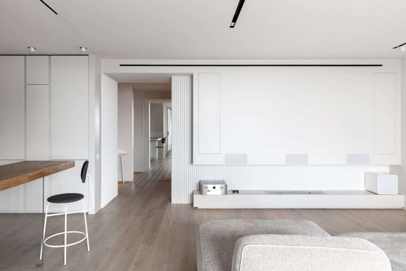 Gentle House: Contemporary Interior and Small Loft of Three Family ...