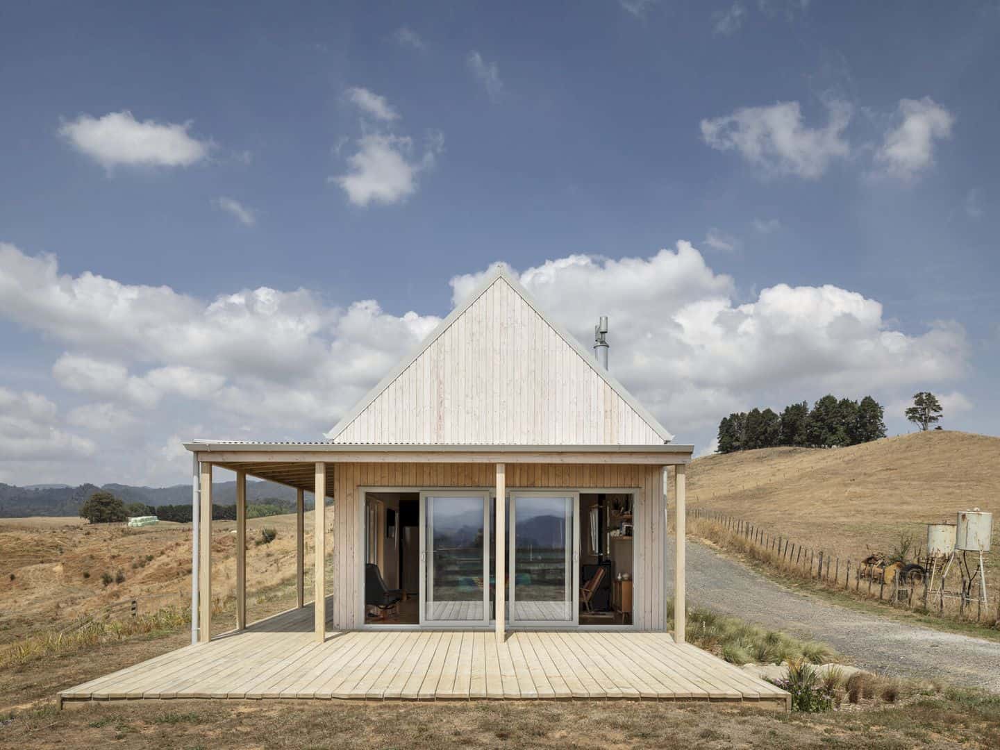 karangahake-house-a-family-home-with-a-warm-cross-laminated-timber-floors