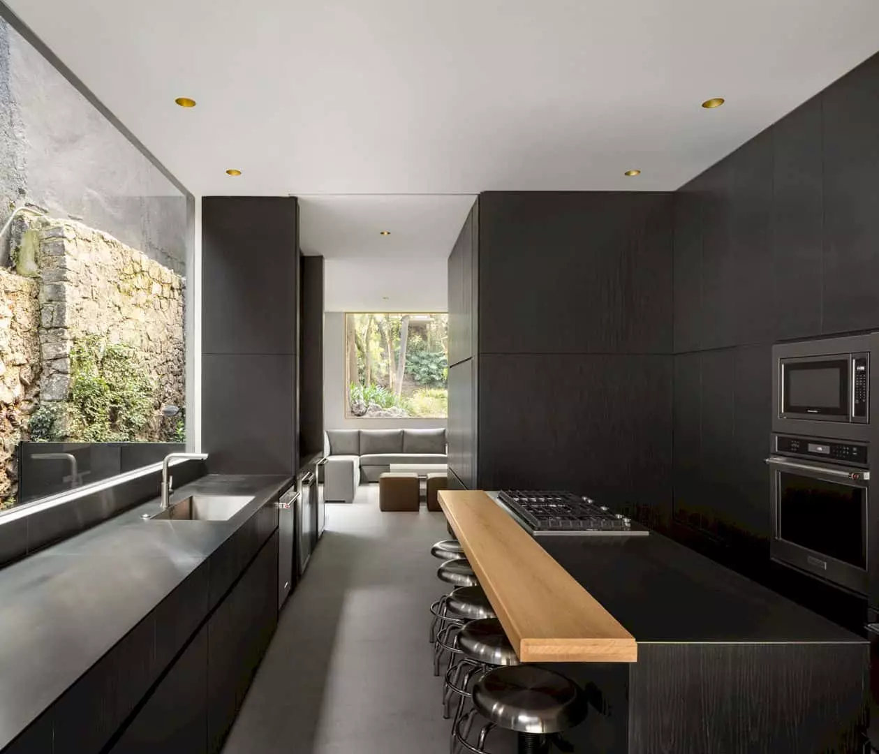 The Rise of the Black Kitchen: Dark Ambient Kitchens are Trending –  Minimalism