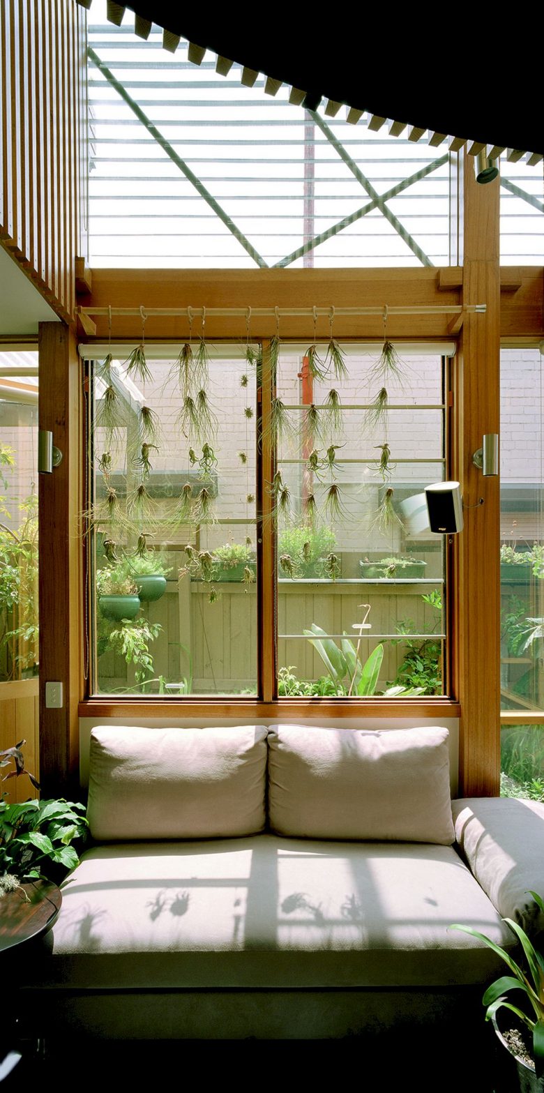 Green House: A Modern House with A Living, Breathing, Sustainable Space