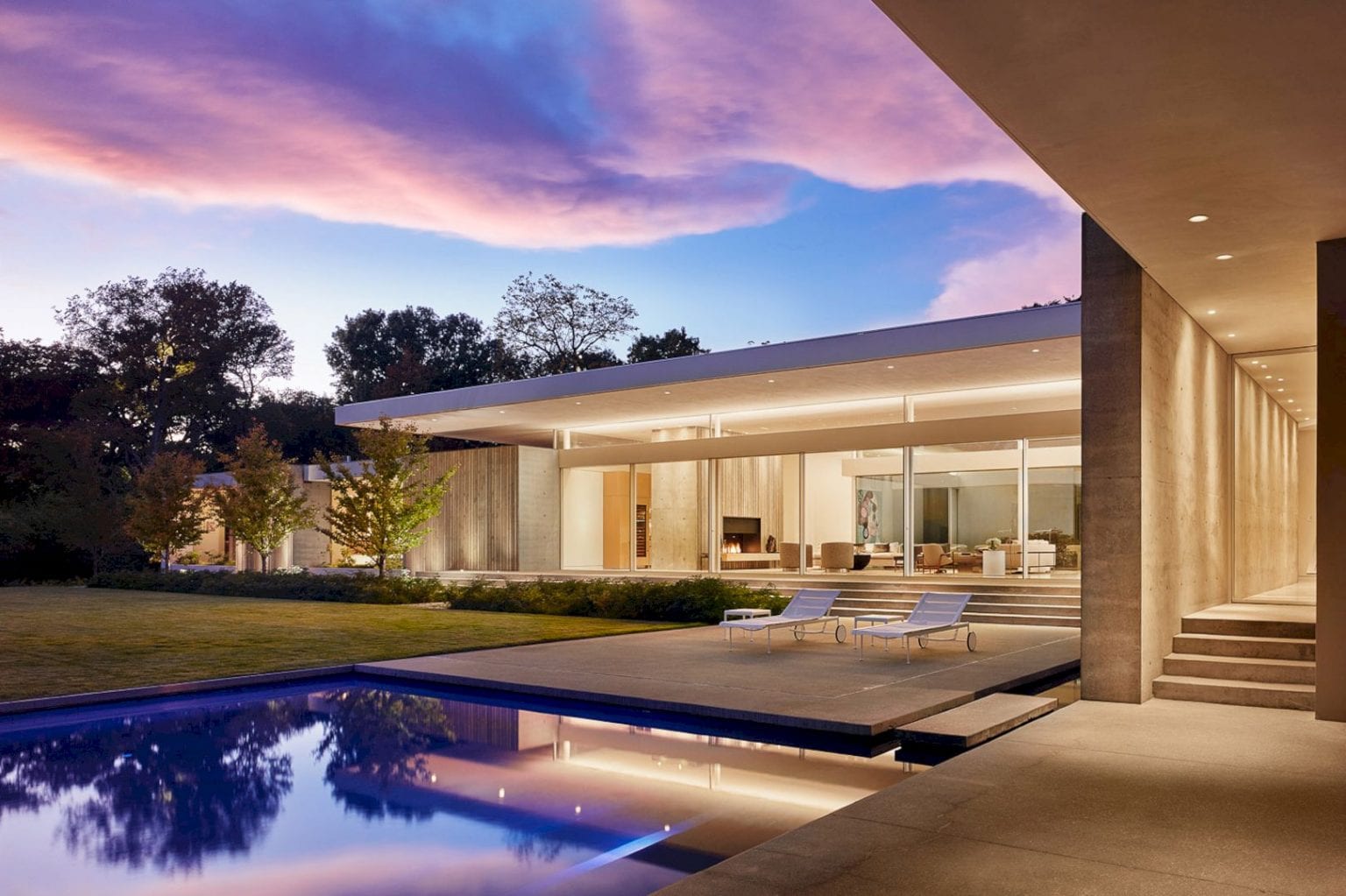 Preston Hollow Residence: An Open and Light-Filled House with Concrete ...