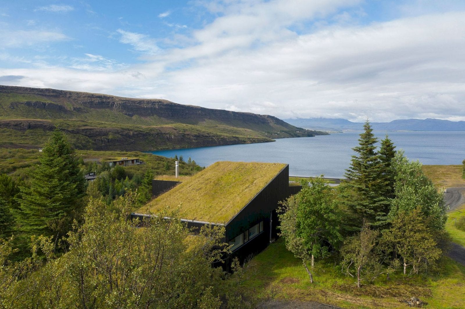 Holiday Home by Þingvallavatn: A Holiday Home with A Greened Roof