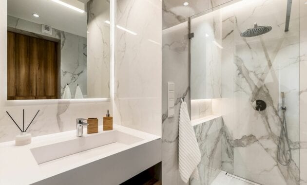 7 Grey And White Bathroom Ideas with Marbles And Luxe Finishes