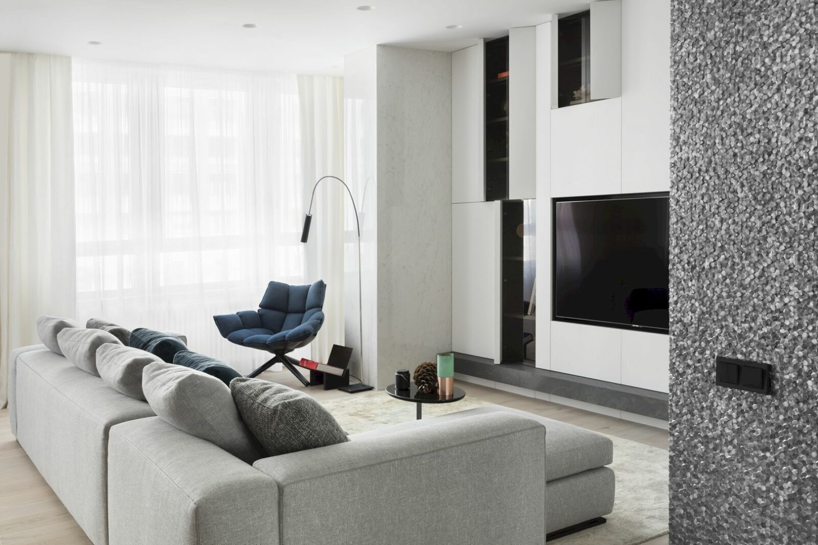 10 Minimalist Living Room Designs with Built-In TV Unit And Plenty Of ...