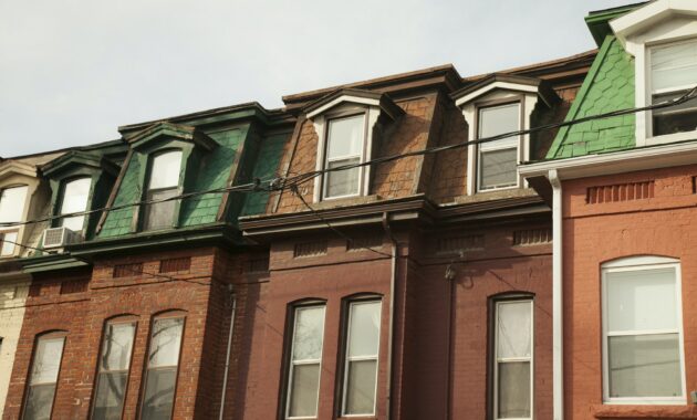 Step By Step Renovation Of An Old House   Row Of Old House Toronto Canada 630x380 