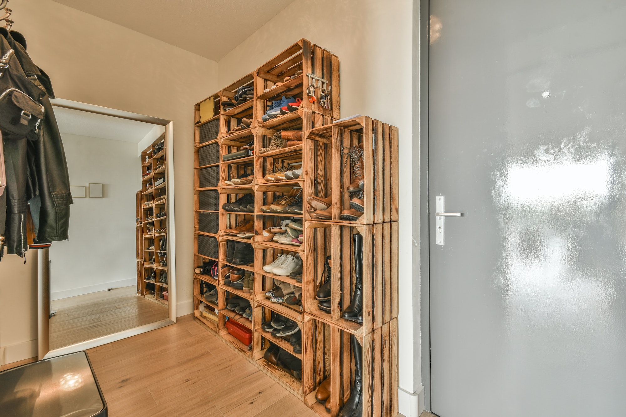 DIY: Build a shoe rack from a closet door