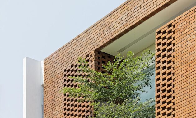 Flick House: A Humble and Warm House Made of Bricks