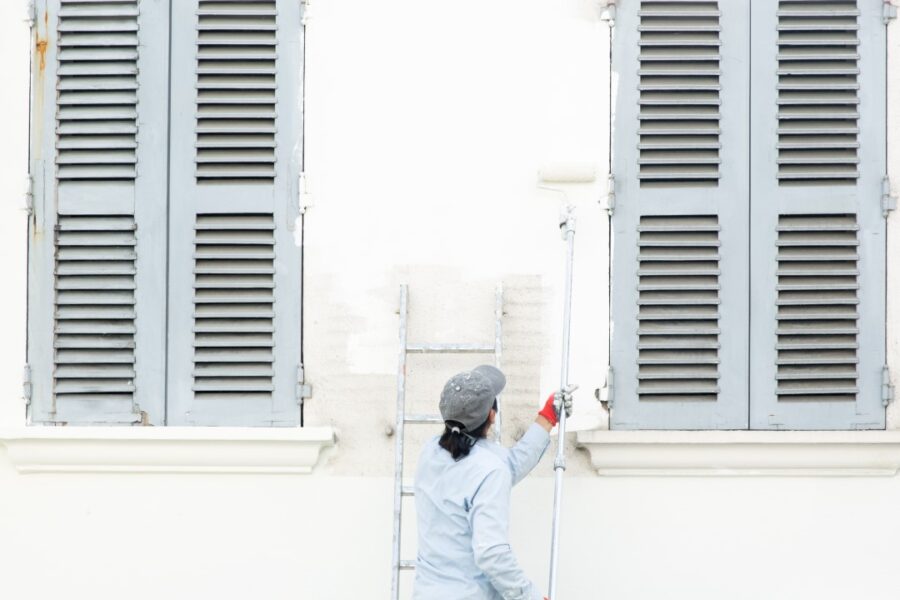 A House Painter At Work In Paris 2023 11 27 05 35 08 Utc