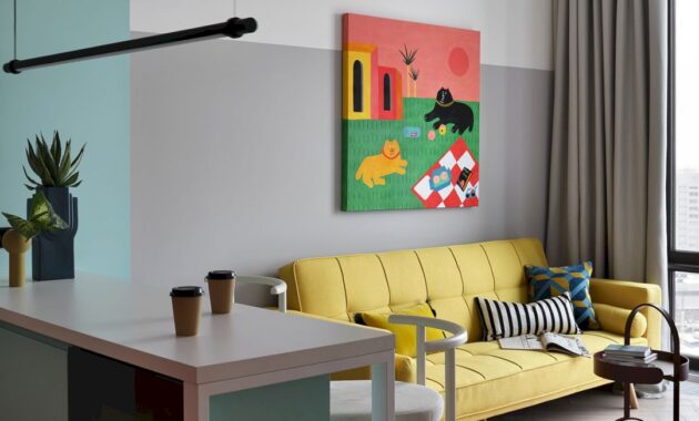 A Bright And Colorful Moscow Apartment For Rent 16