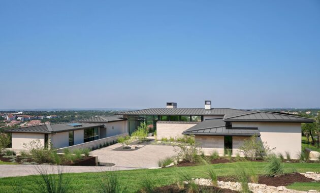 Italian Inspired Austin Hill Country Home With Sweeping Views 6