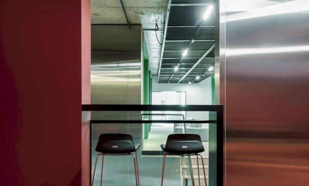 Kvadrat Architects The Magic Of Artificial Lighting In Colorful Office Interiors 35